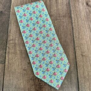 Vineyard Vines Hermit Crabs Men’s Tie - 100% Silk - Seashell Tie / Beach Tie